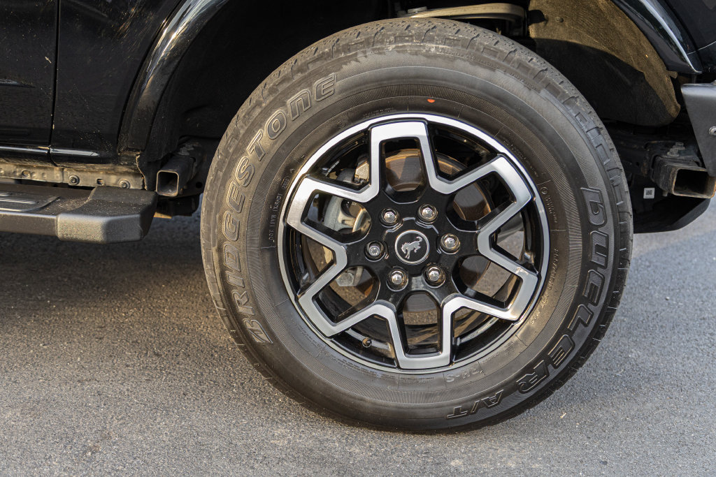 Used 2022 Ford Bronco Outer Banks AWD/4WD image 11