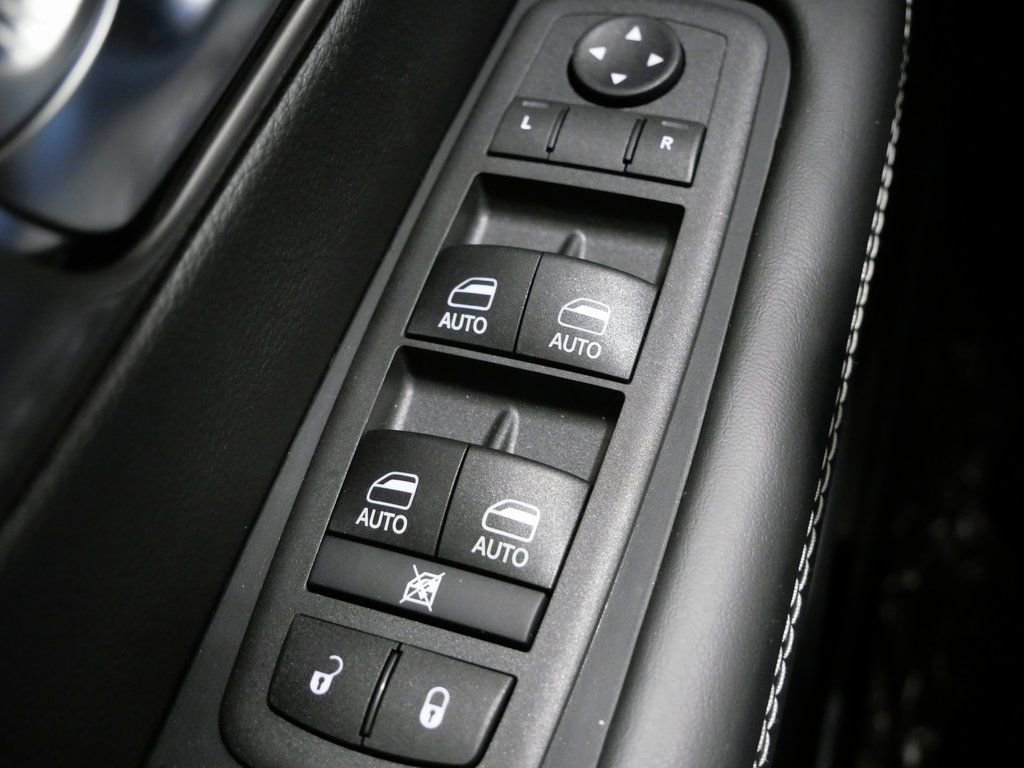 New 2026 Chrysler Pacifica Select image 14