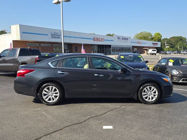 Used 2016 Nissan Altima 2.5 S w/ Power Driver Seat Package FWD image 2