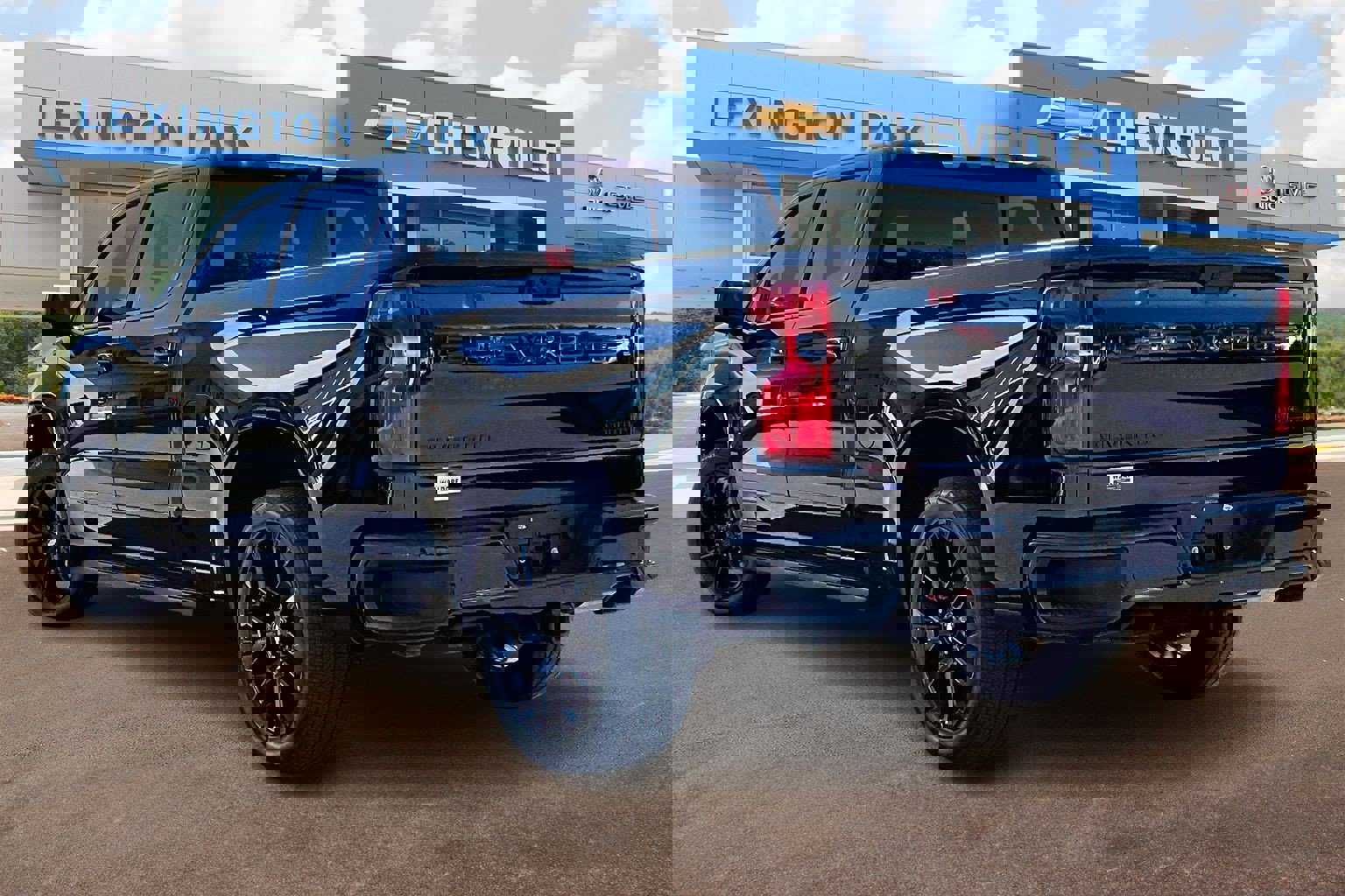 Used 2026 Chevrolet Silverado 1500 High Country w/ Midnight Edition image 2