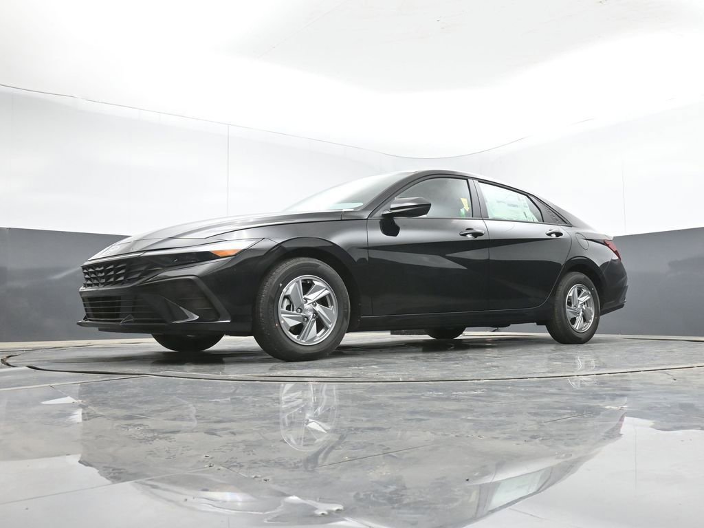 New 2026 Hyundai Elantra SE FWD image 10