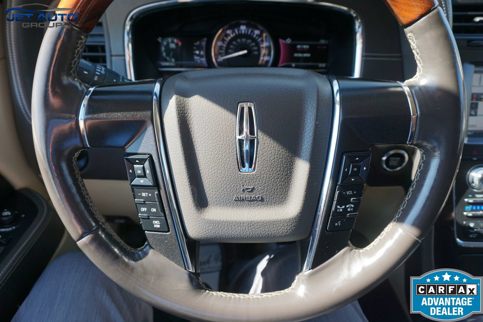 Used 2015 Lincoln Navigator 4WD w/ Equipment Group 101A Reserve image 43