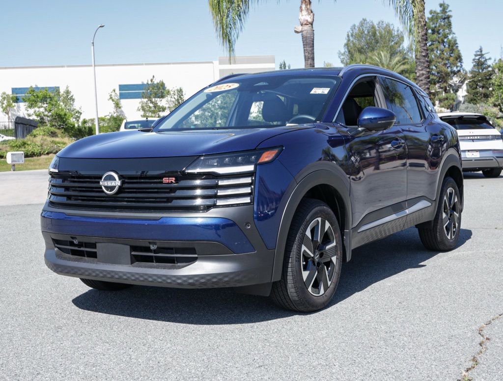 Used 2025 Nissan Kicks SR FWD image 8