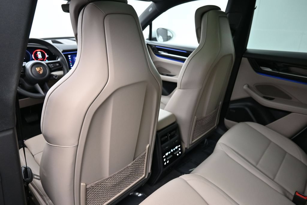 Certified 2025 Porsche Macan Electric RWD image 8