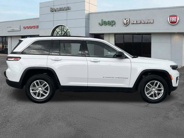 Used 2024 Jeep Grand Cherokee Laredo X AWD/4WD image 8