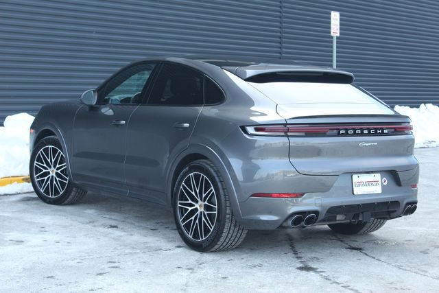 Certified 2025 Porsche Cayenne Coupe image 3