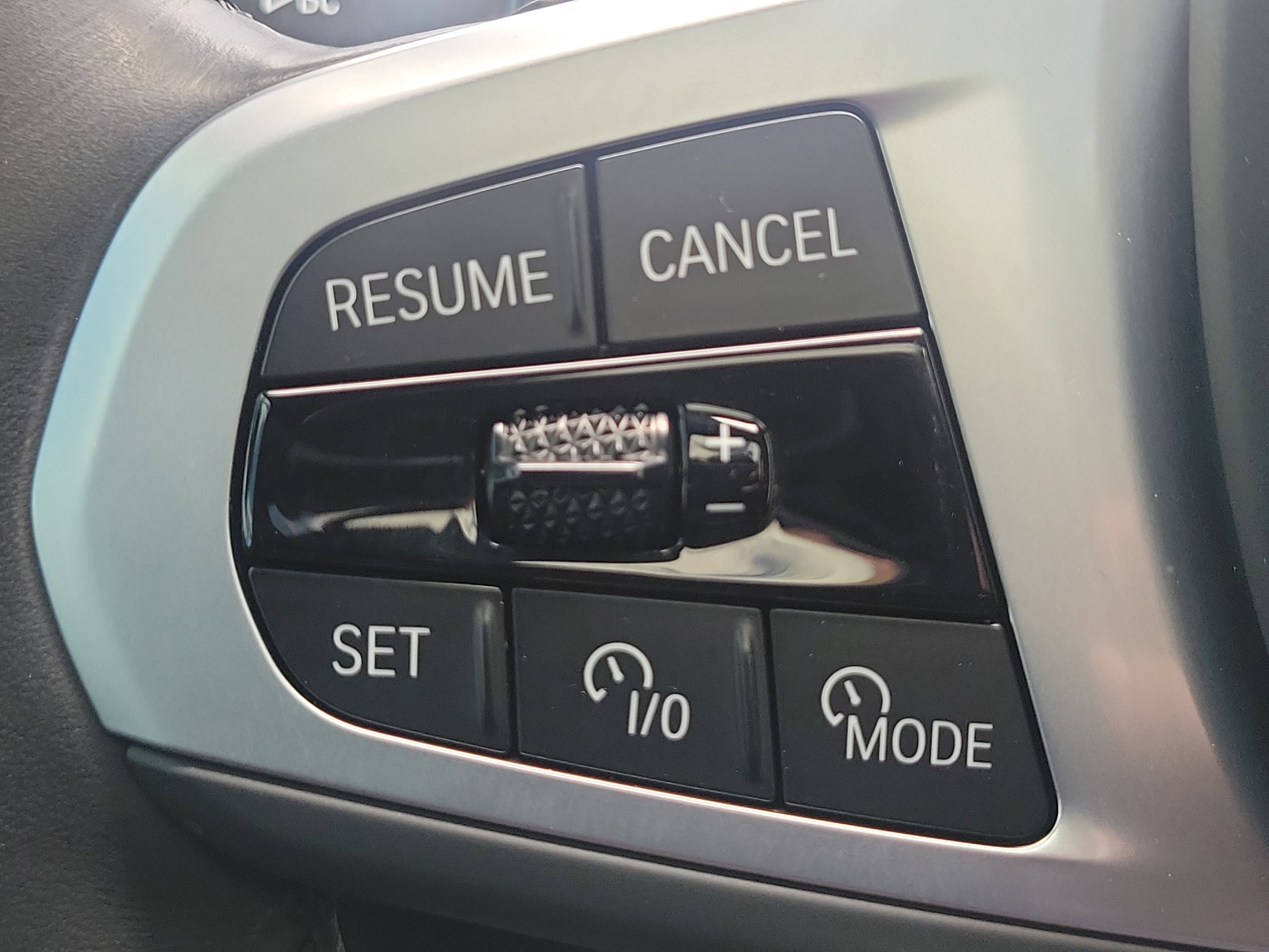 Used 2025 BMW X6 xDrive40i w/ Premium Package image 25