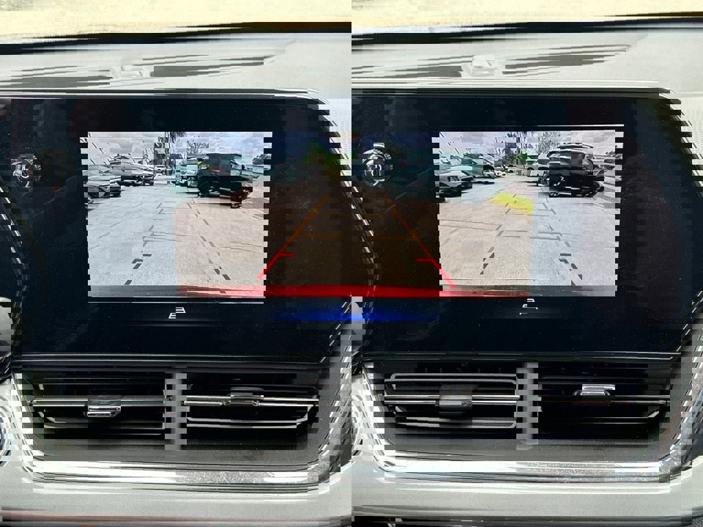 Used 2025 Chevrolet Trax LT w/ LT Convenience Package FWD image 18