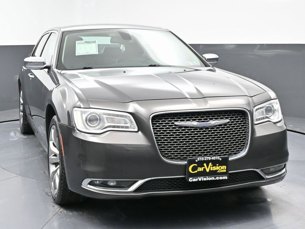 Used 2019 Chrysler 300 Limited image 4