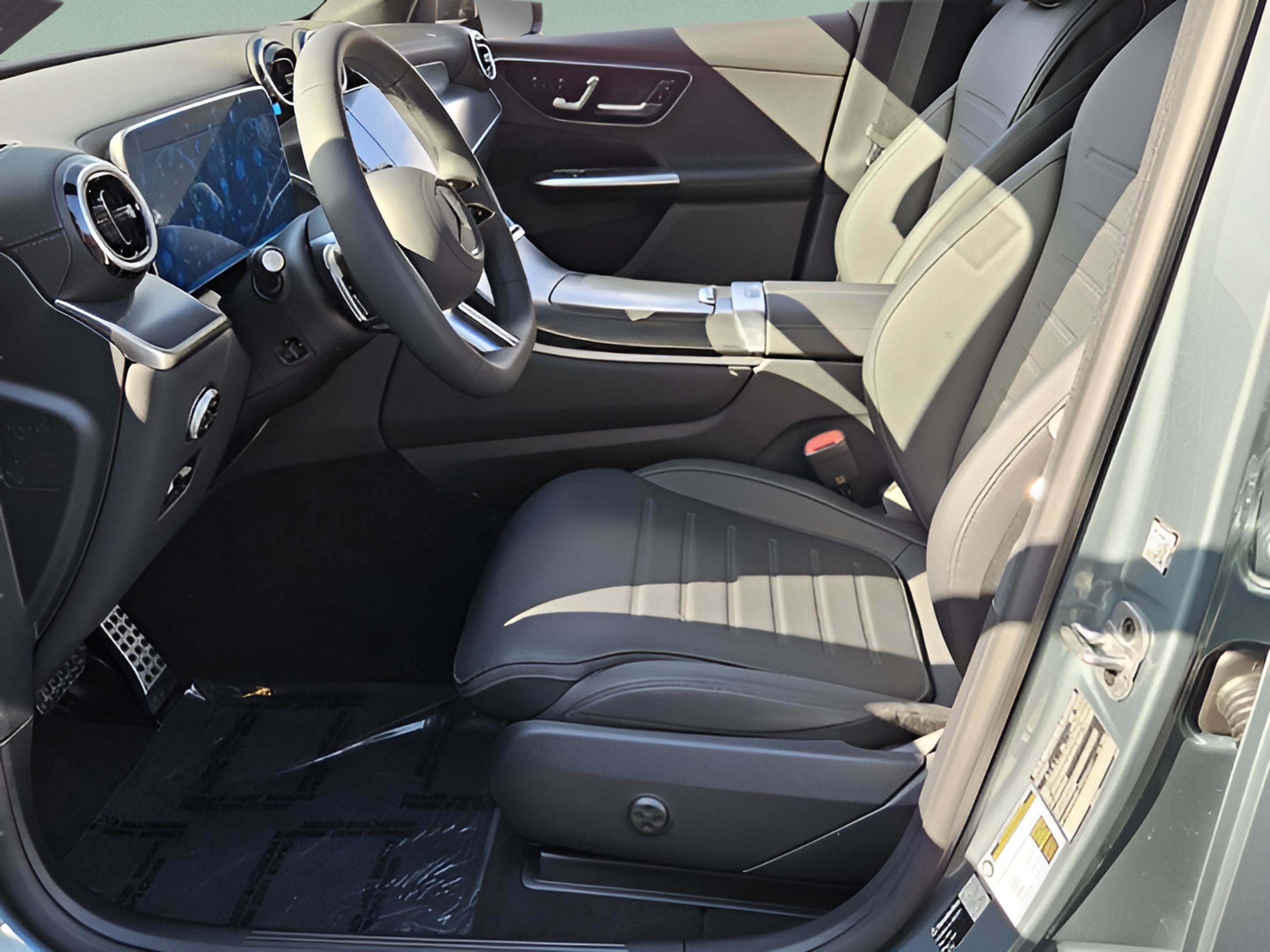 New 2026 Mercedes-Benz GLC 300 image 30
