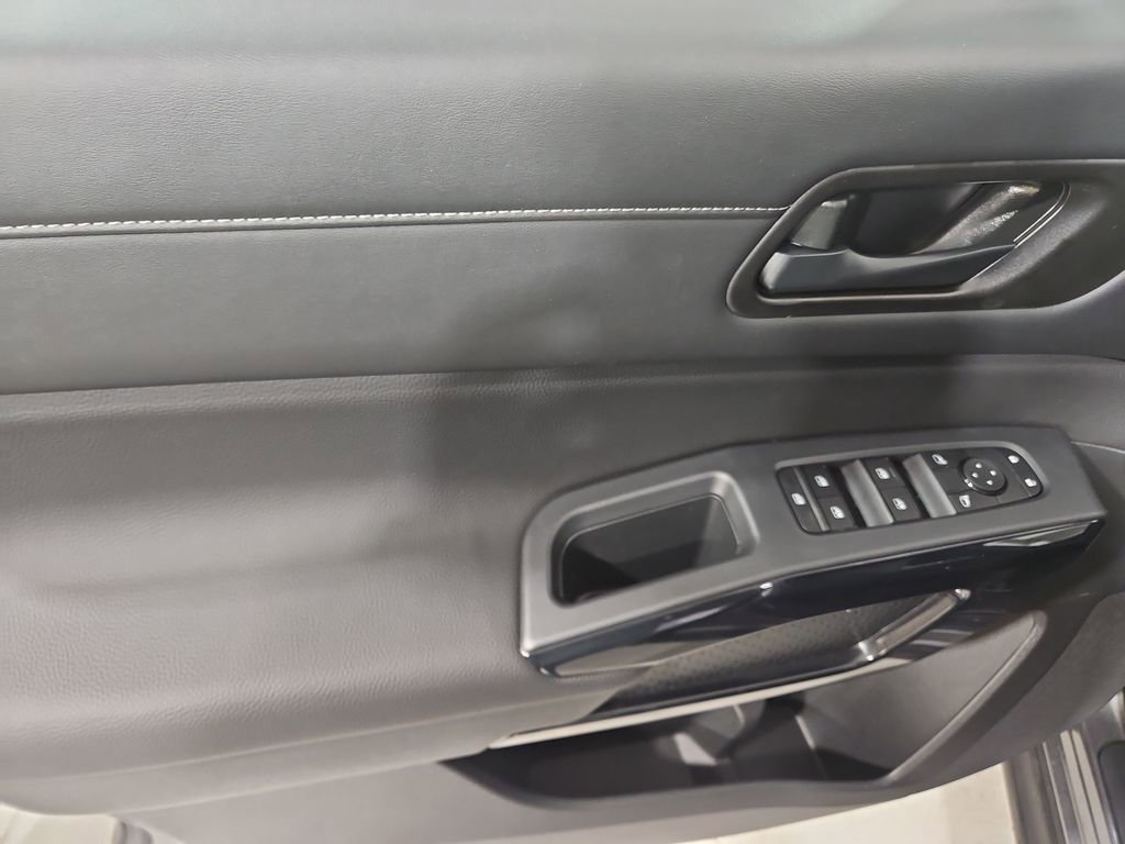 New 2026 Nissan Pathfinder SV image 10