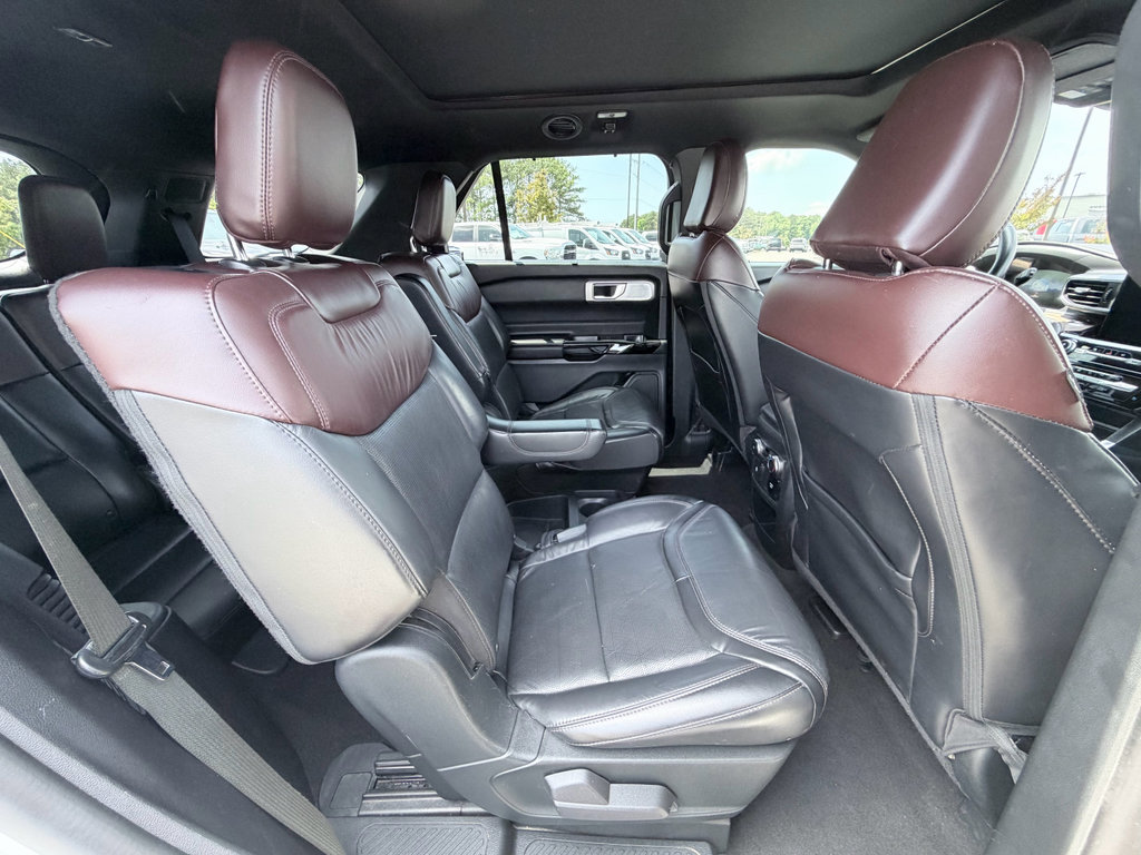 Used 2021 Ford Explorer Platinum w/ Equipment Group 601A AWD/4WD image 28