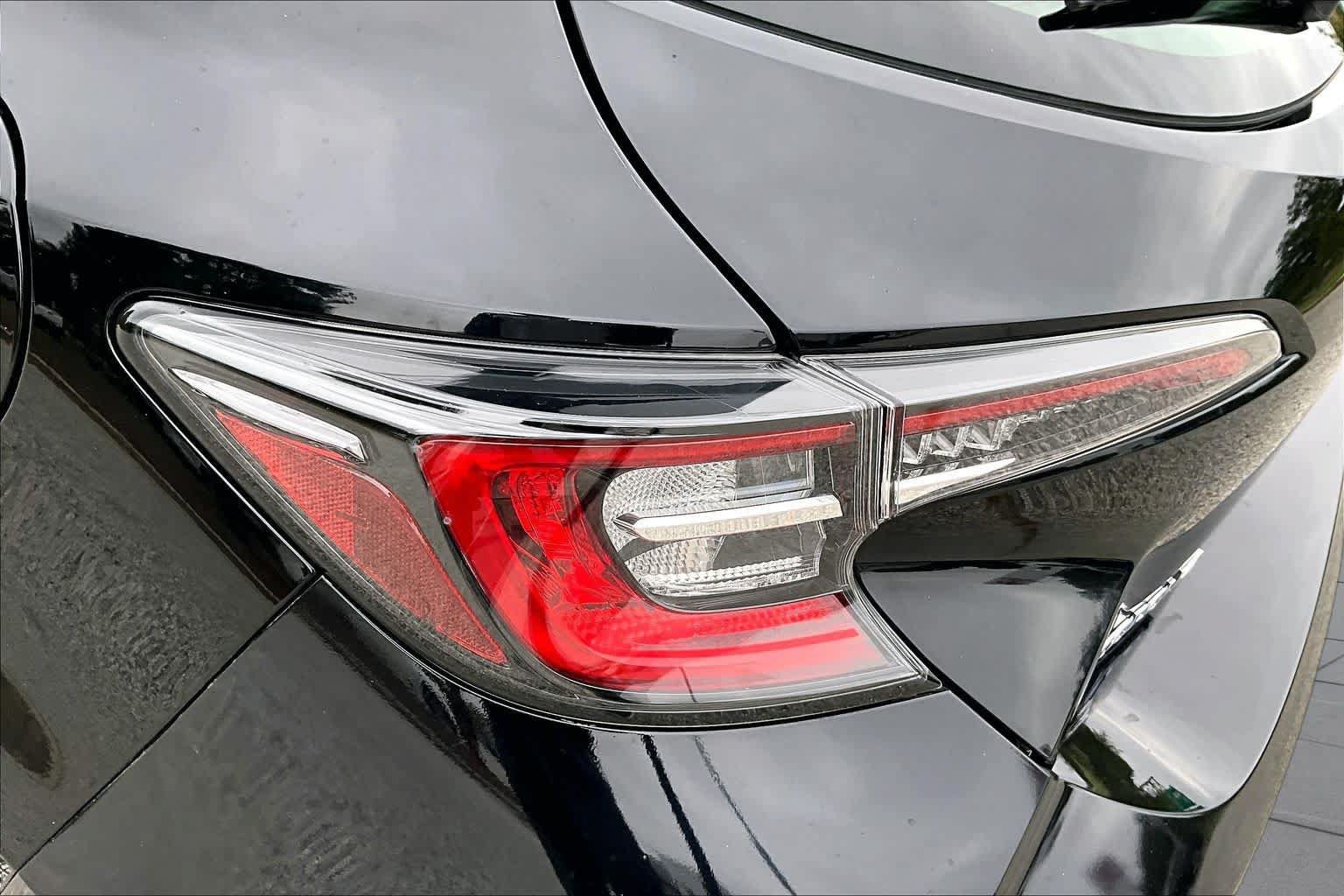 Used 2019 Toyota Corolla SE w/ SE Option Package FWD image 28