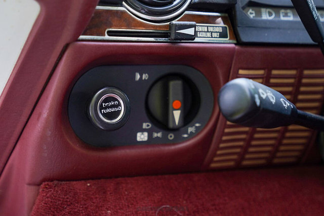 Used 1989 Mercedes-Benz 560 SL image 25