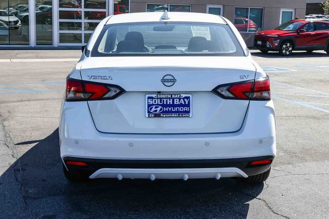 Used 2024 Nissan Versa SV FWD image 5