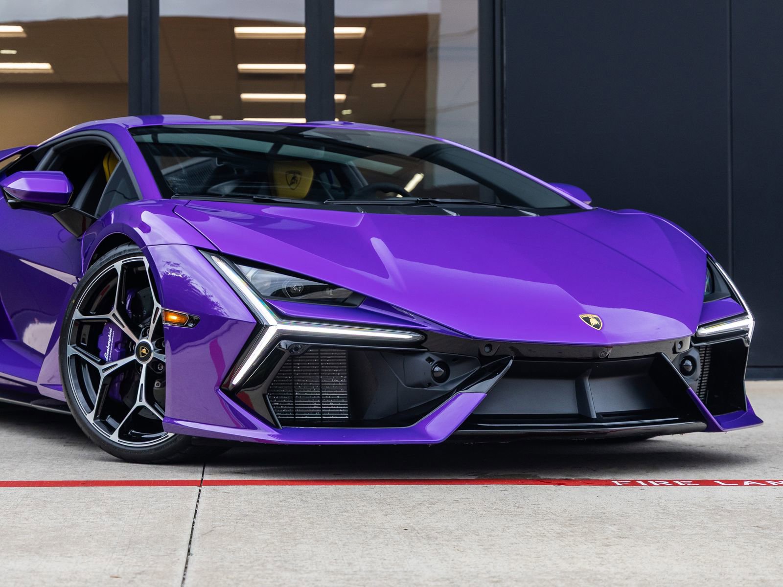 Used 2025 Lamborghini Revuelto AWD/4WD image 7