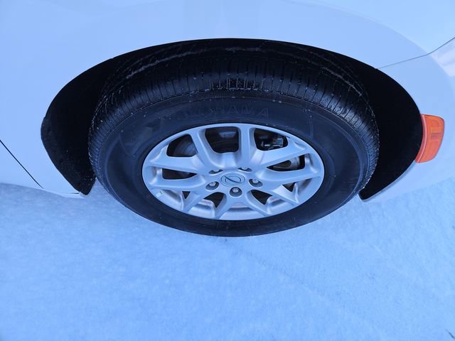 Used 2024 Chrysler Voyager LX FWD image 14