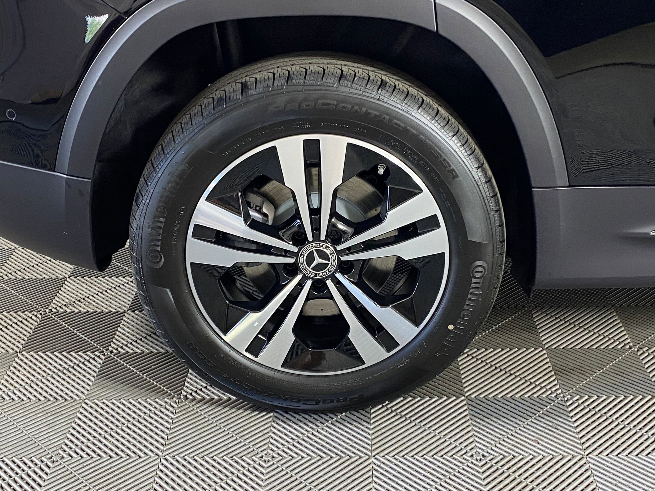 New 2025 Mercedes-Benz GLB 250 4MATIC image 10