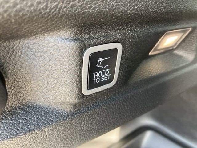 Certified 2024 Jeep Grand Cherokee L Limited w/ Luxury Tech Group II image 14