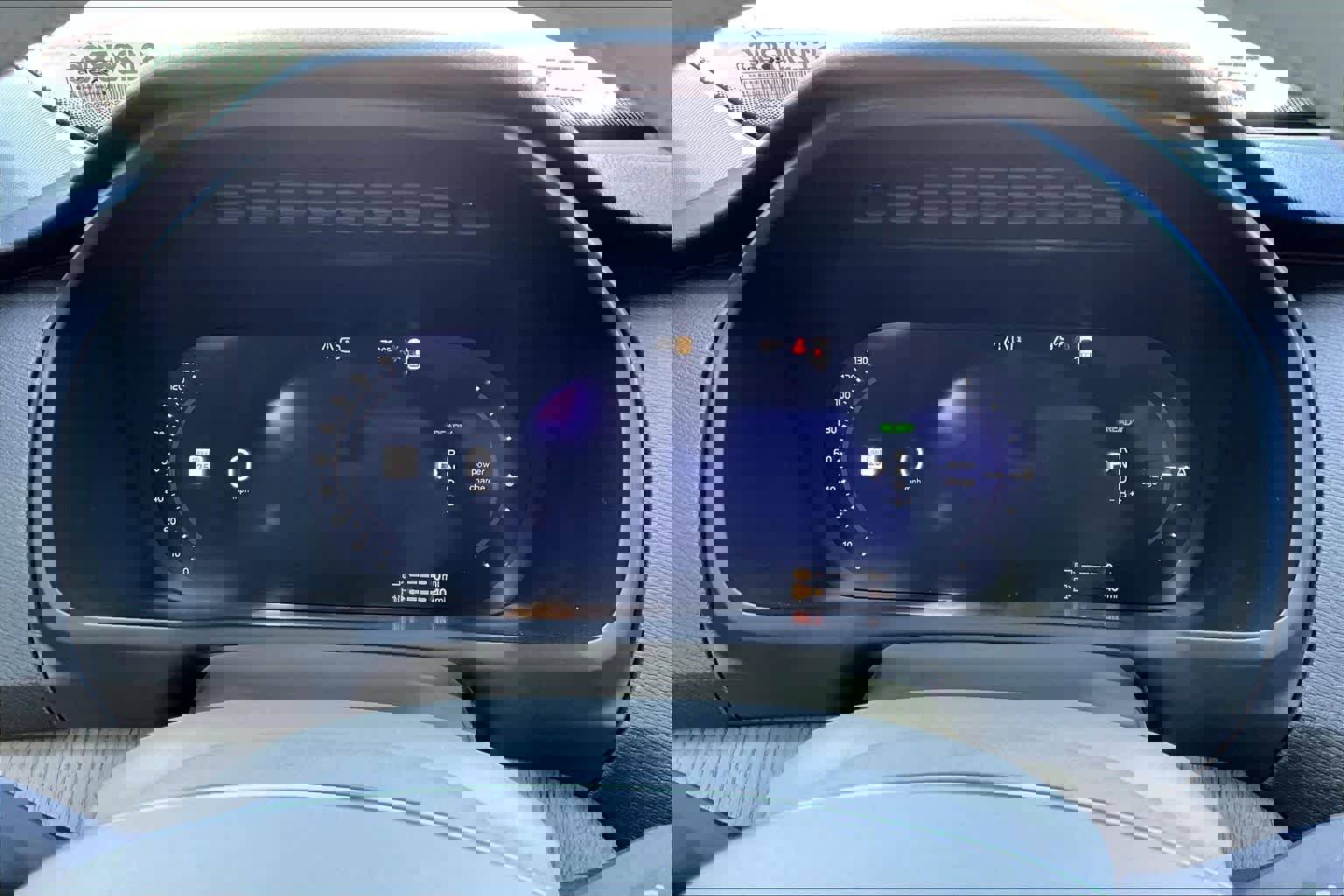 Used 2025 Volvo XC90 T8 Core w/ Climate Package image 25