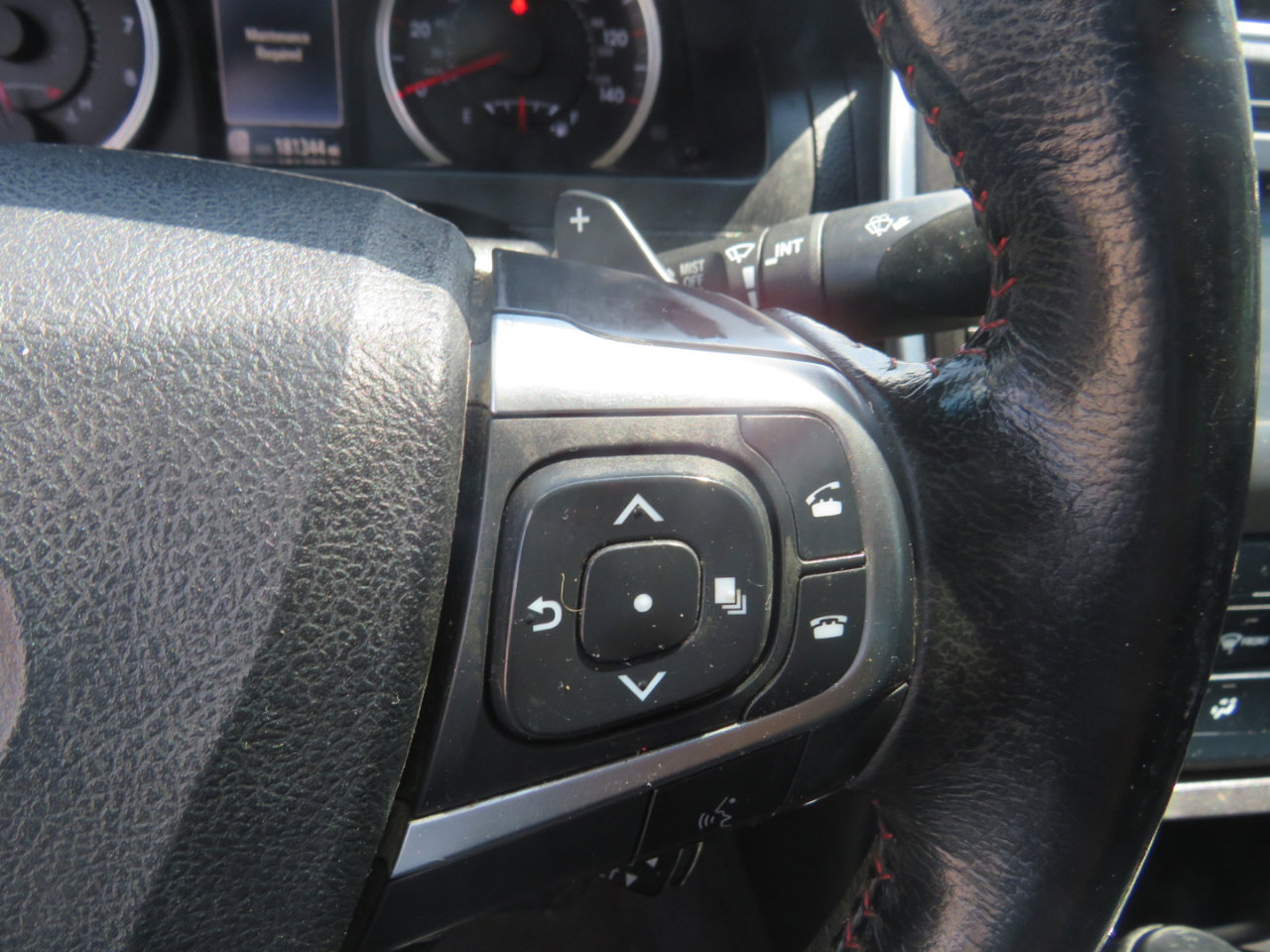 Used 2015 Toyota Camry SE image 12