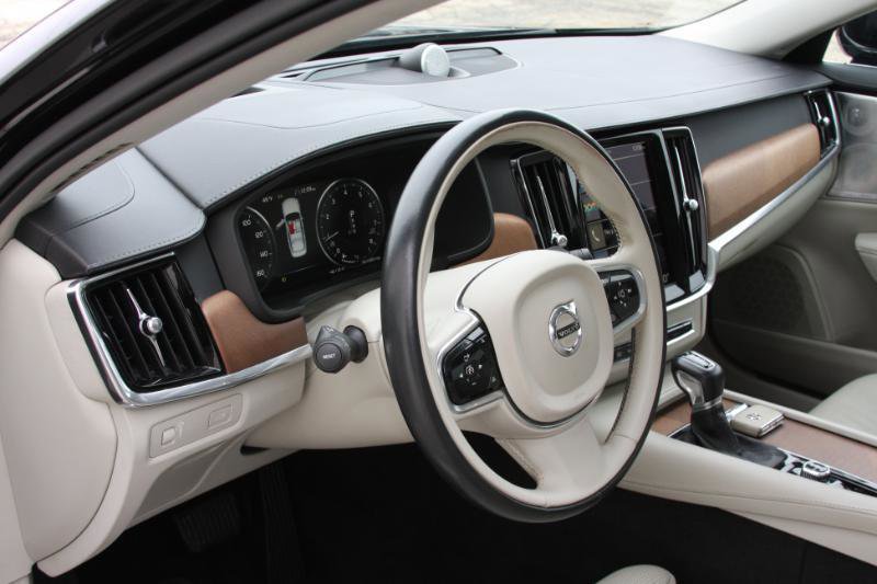 Used 2017 Volvo S90 T6 Inscription w/ Vision Package image 19