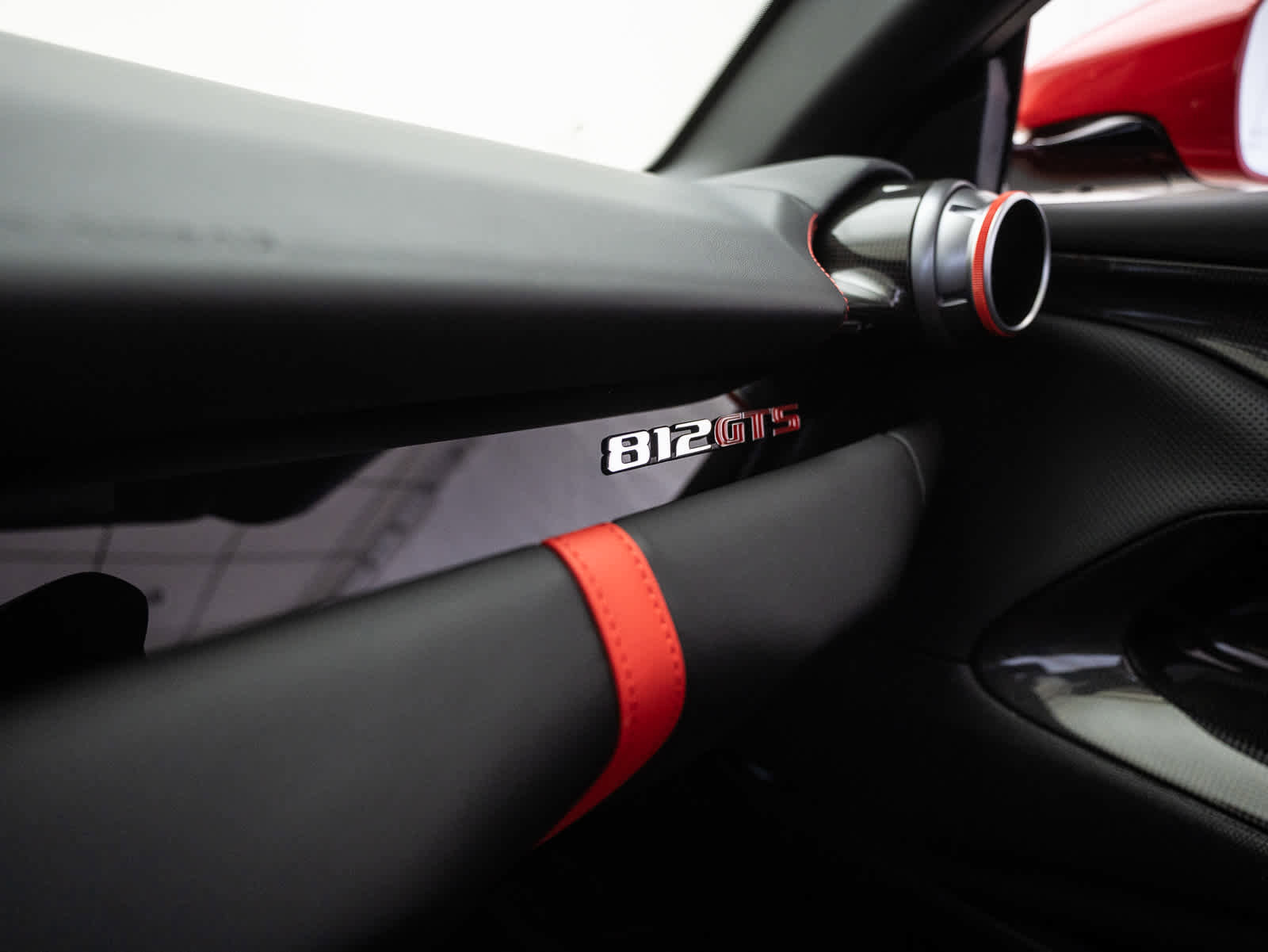 Used 2021 Ferrari 812 GTS image 24