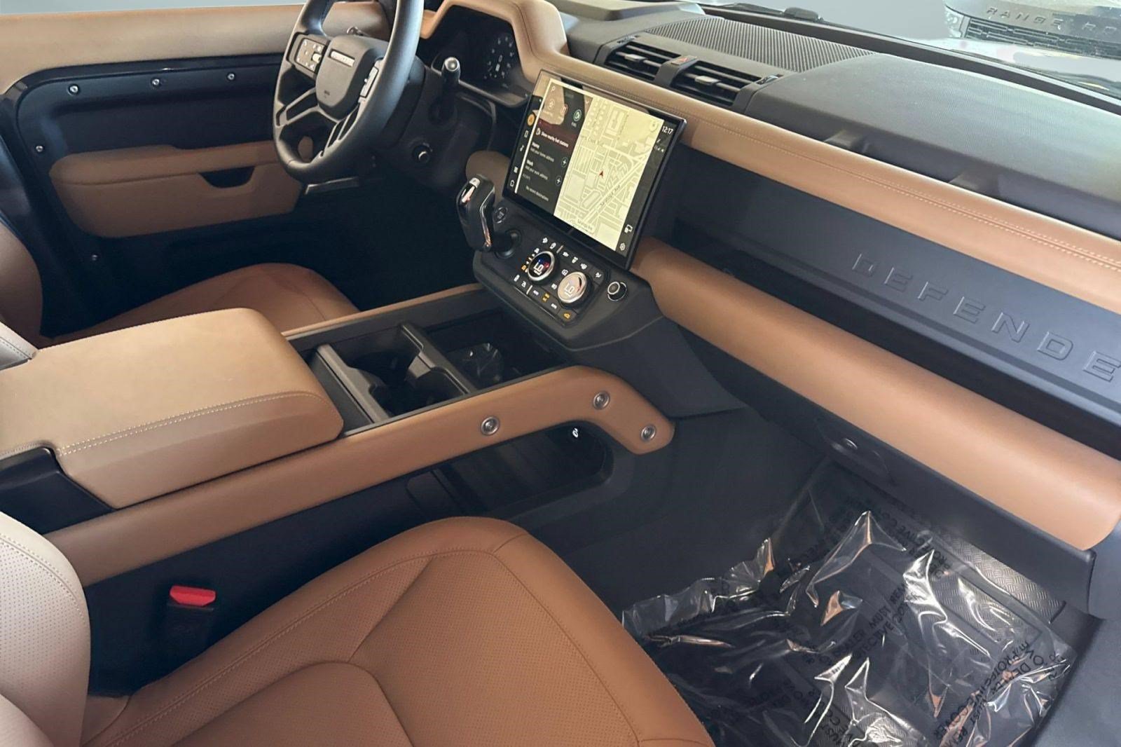 Certified 2026 Land Rover Defender 110 X-Dynamic SE AWD/4WD image 34