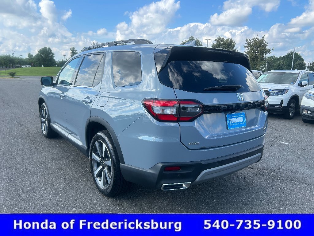 Certified 2024 Honda Pilot Touring image 4