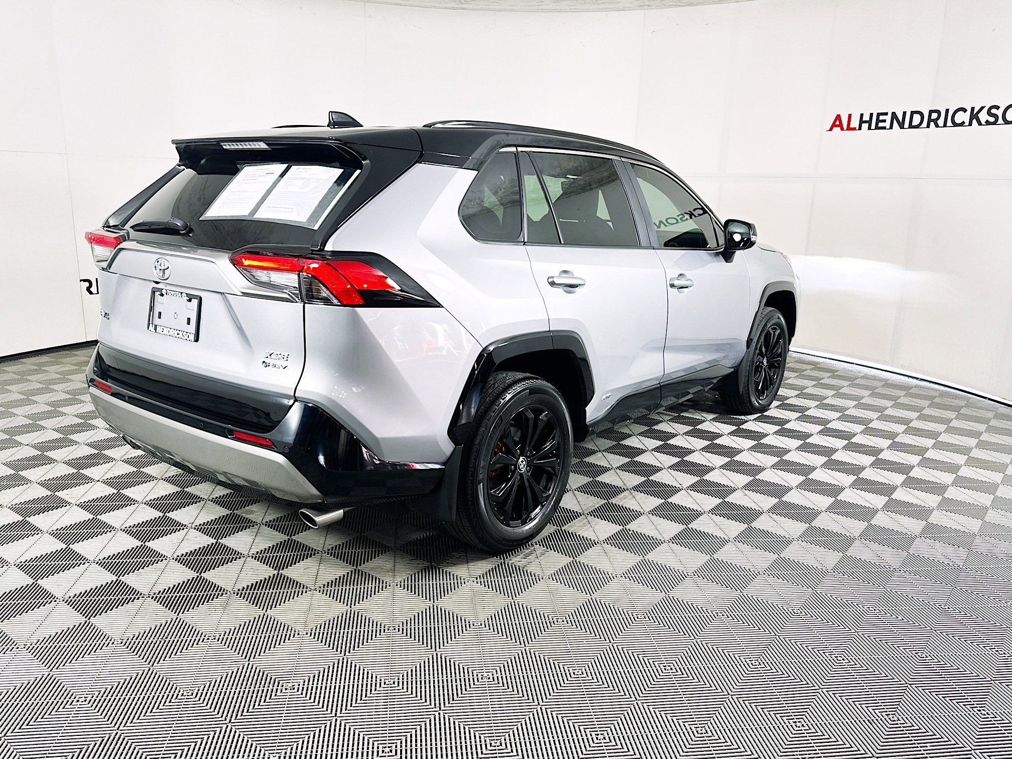 Used 2025 Toyota RAV4 XSE image 3