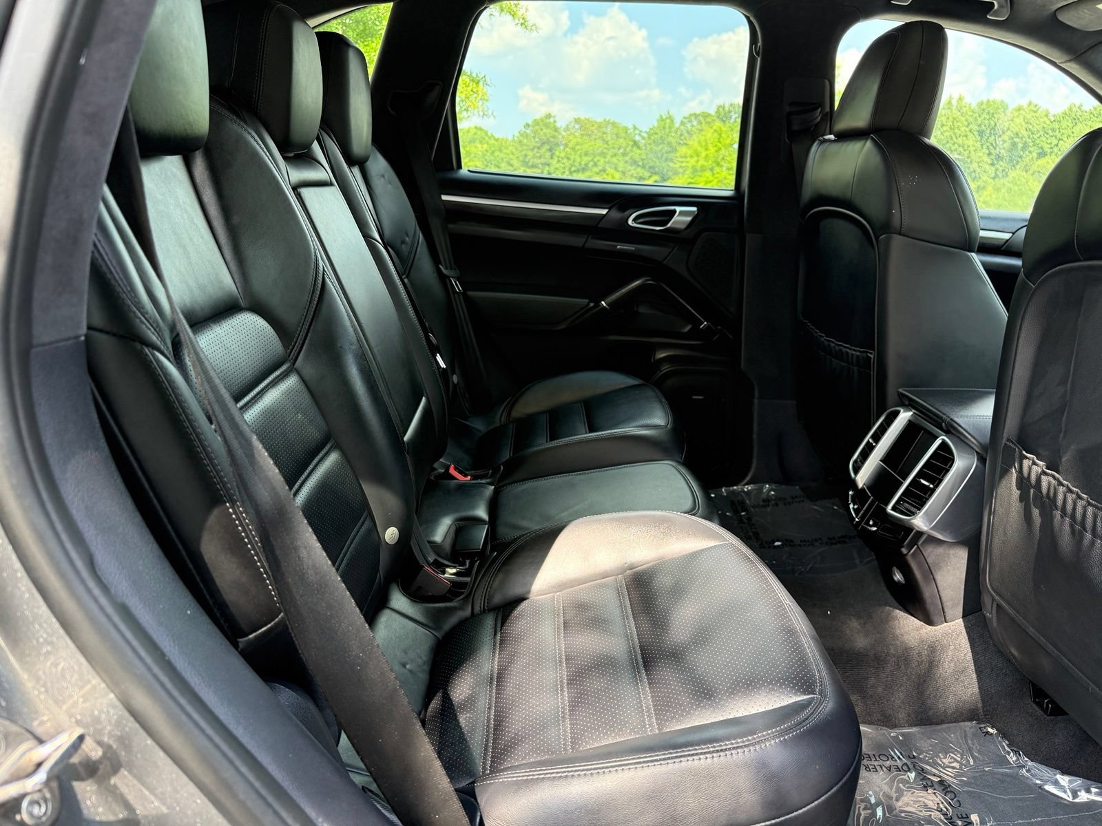 Used 2016 Porsche Cayenne Turbo AWD/4WD image 38