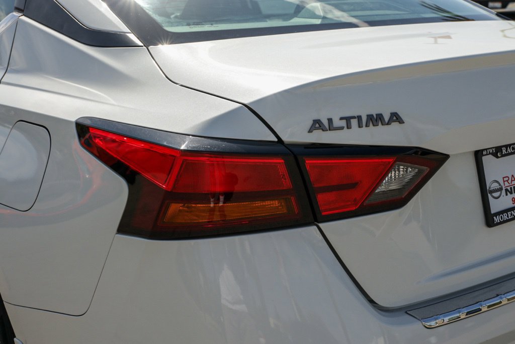 Used 2023 Nissan Altima 2.5 SV FWD image 8