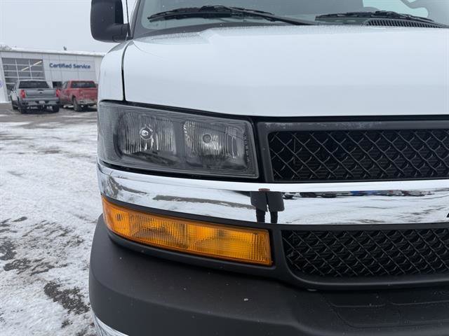 Used 2024 Chevrolet Express 2500 w/ Driver Convenience Package image 8