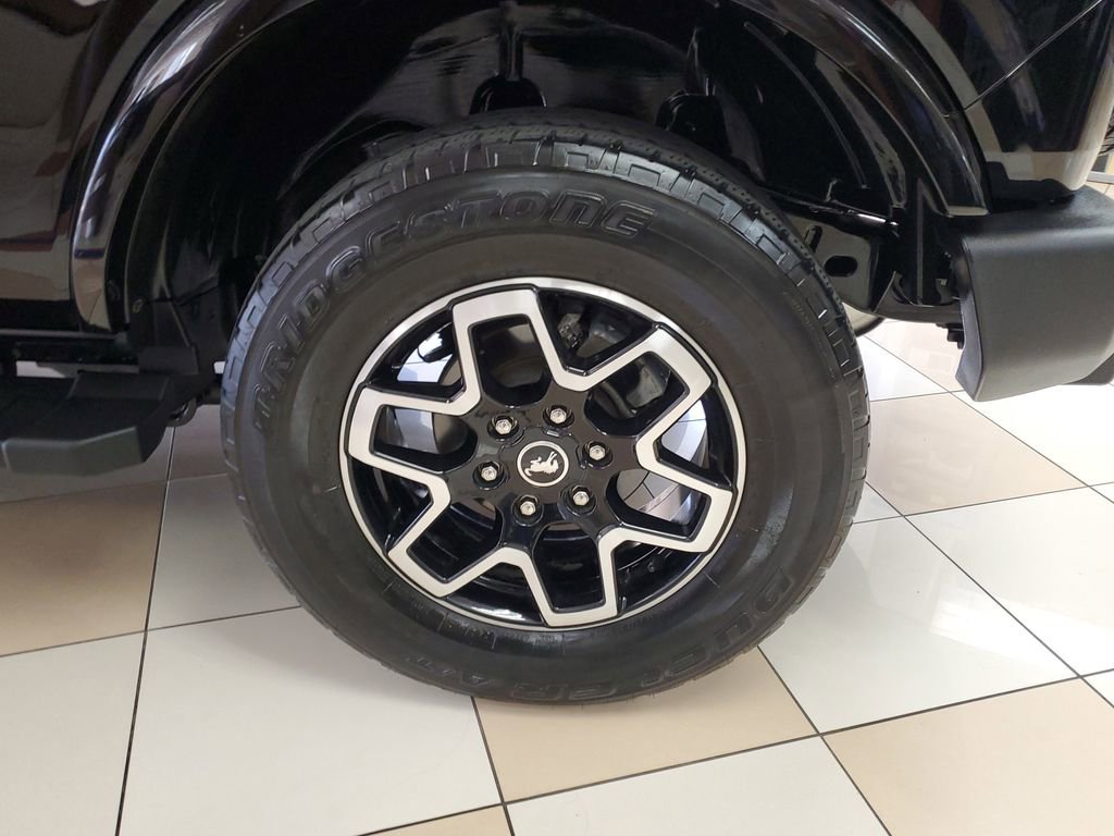 Used 2024 Ford Bronco Outer Banks image 5