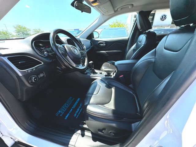 Used 2020 Jeep Cherokee Latitude Plus w/ Cold Weather Group AWD/4WD image 10