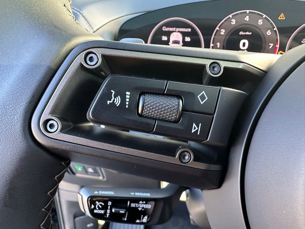 Used 2025 Porsche Cayenne Turbo image 17