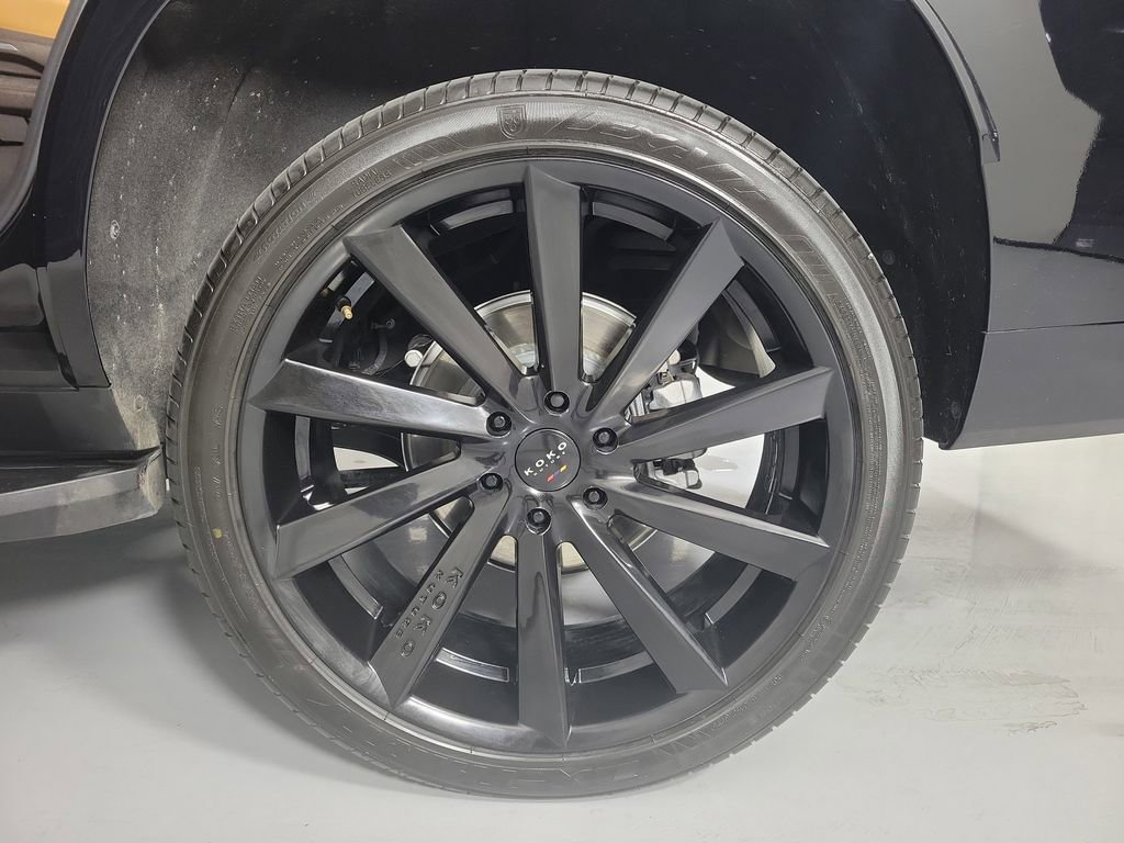 Certified 2025 Cadillac Escalade Premium Luxury image 9