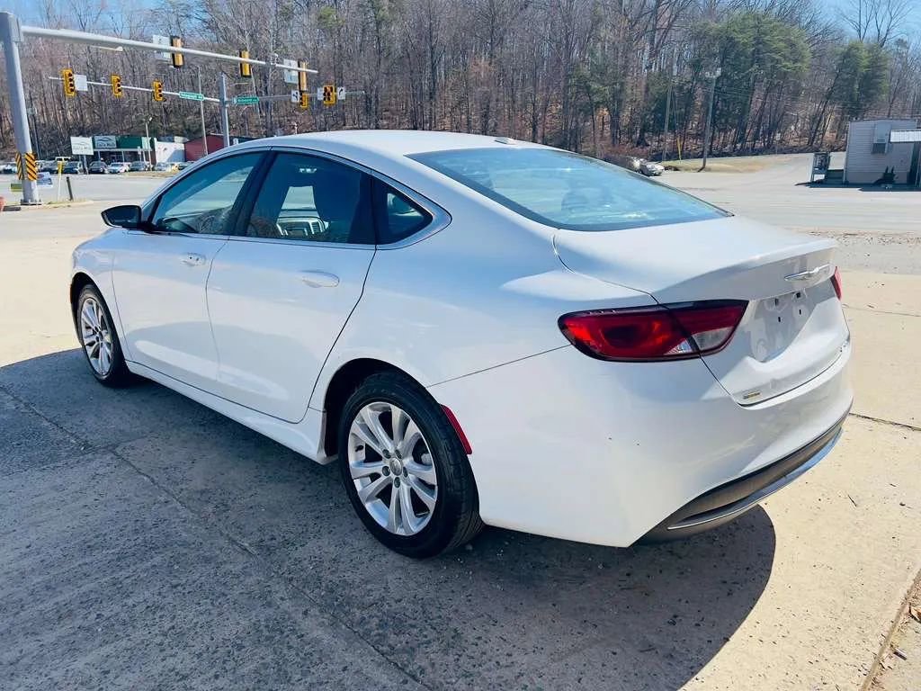 Used 2015 Chrysler 200 Limited w/ Convenience Group FWD image 5