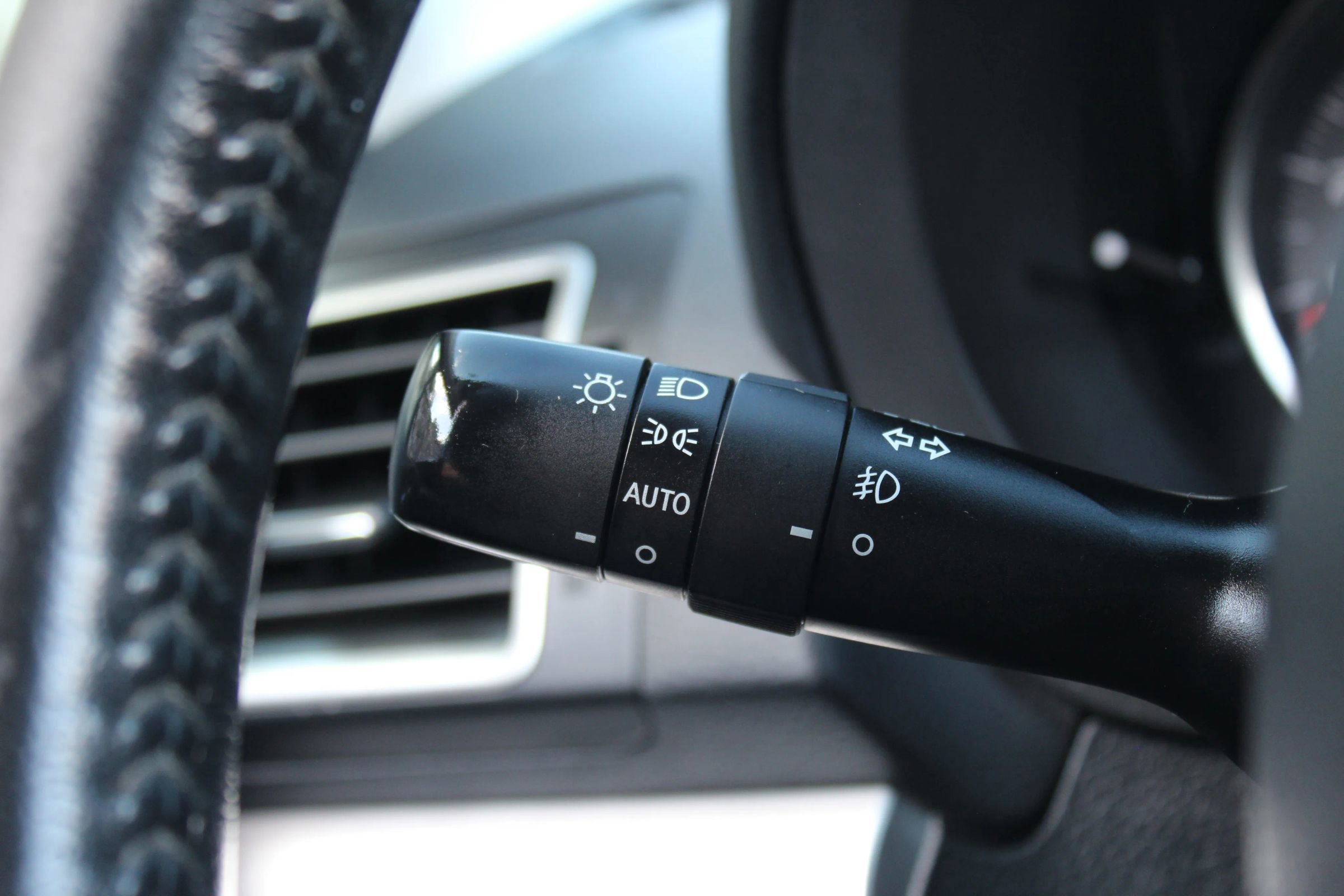 Used 2016 Subaru Forester 2.5i Limited image 28