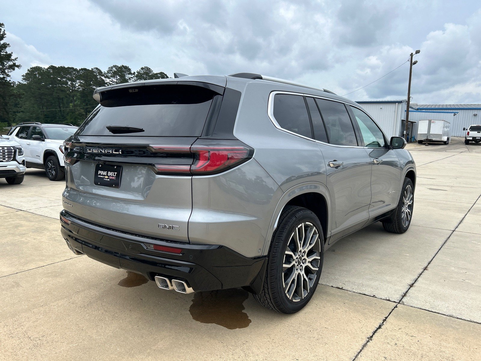 New 2026 GMC Acadia Denali Ultimate w/ LPO, Floor Liner Package FWD image 3