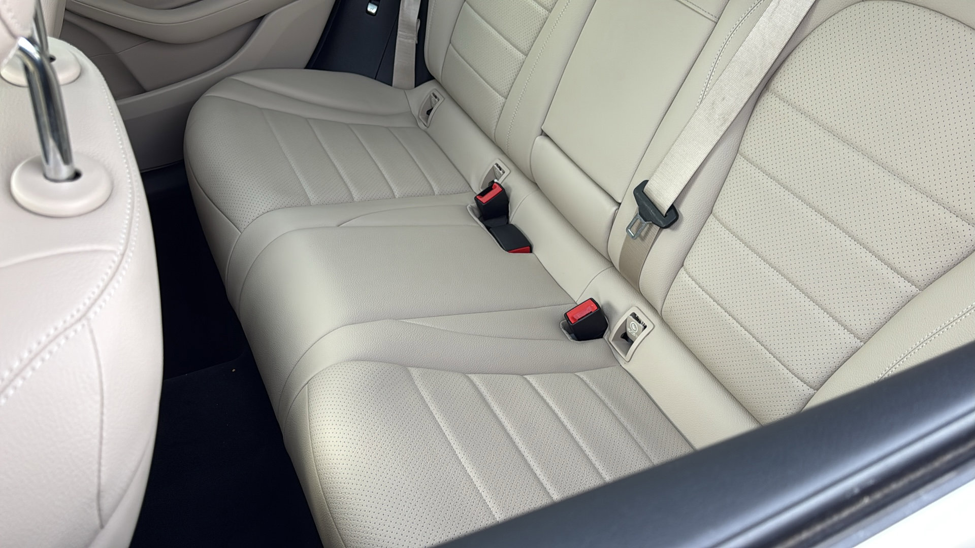 Used 2017 Mercedes-Benz GLC 300 4MATIC image 30