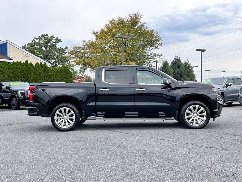 Used 2019 Chevrolet Silverado 1500 High Country w/ Technology Package AWD/4WD image 3