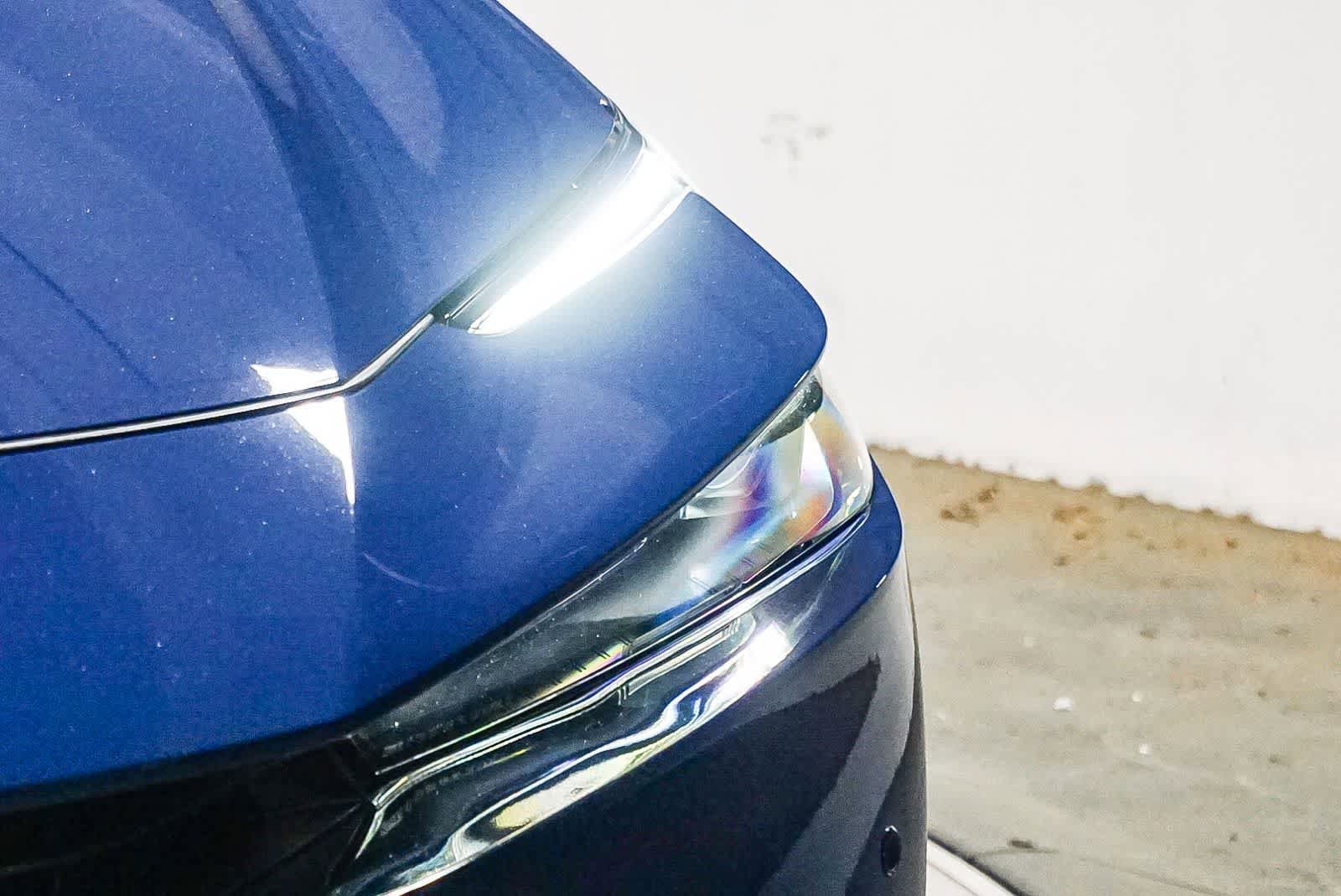 Used 2024 Toyota Prius XLE FWD image 7