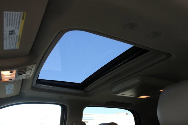 Used 2013 Cadillac Escalade Premium AWD/4WD image 5