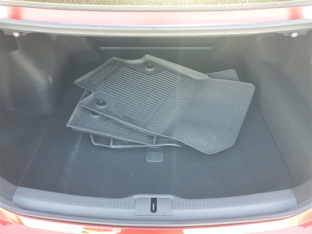 Used 2023 Toyota Crown Limited image 8