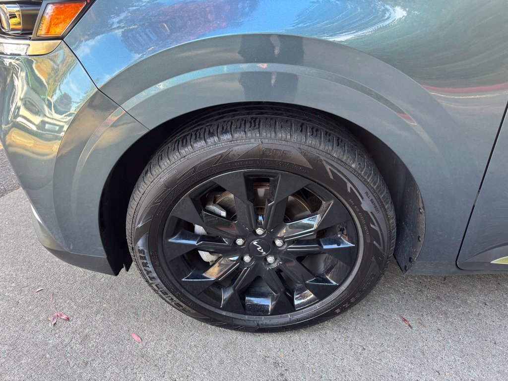 Used 2024 Kia Carnival SX Prestige FWD image 12