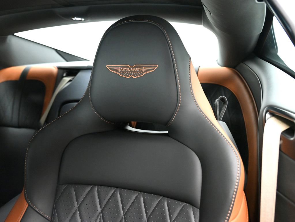 Used 2024 Aston Martin DB12 Coupe image 14