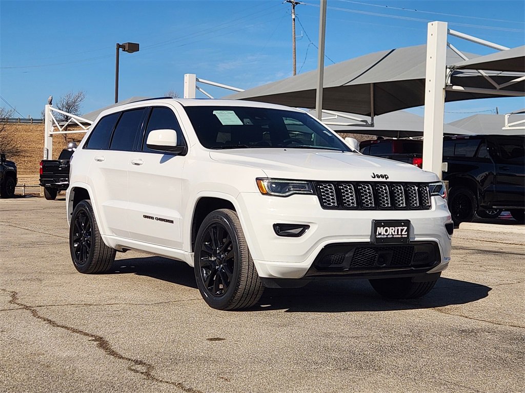 Used 2020 Jeep Grand Cherokee Altitude image 3