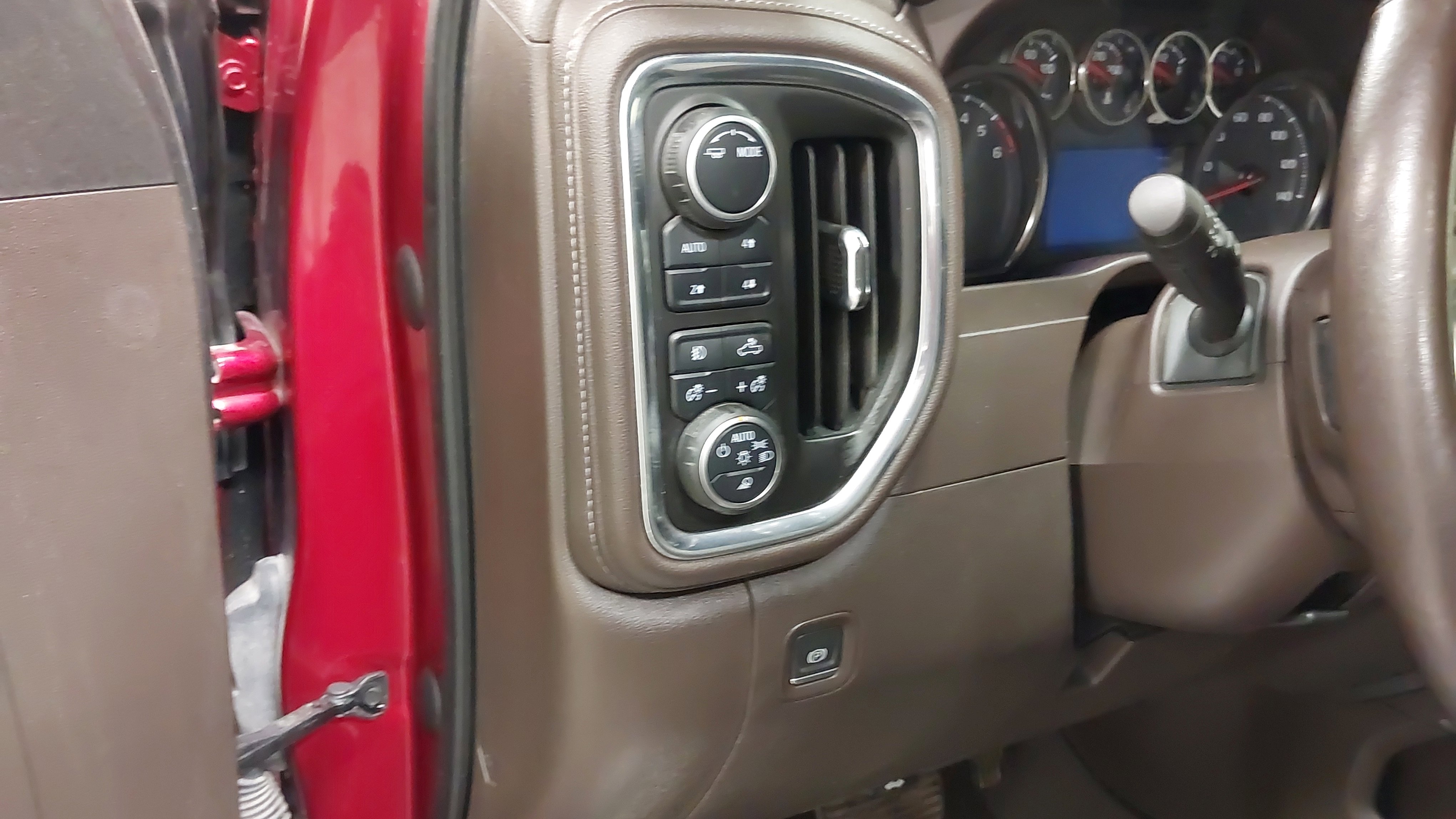 Certified 2022 Chevrolet Silverado 1500 LTZ AWD/4WD image 23