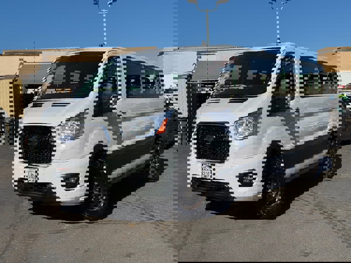 Used 2022 Ford Transit 350 XLT image 2